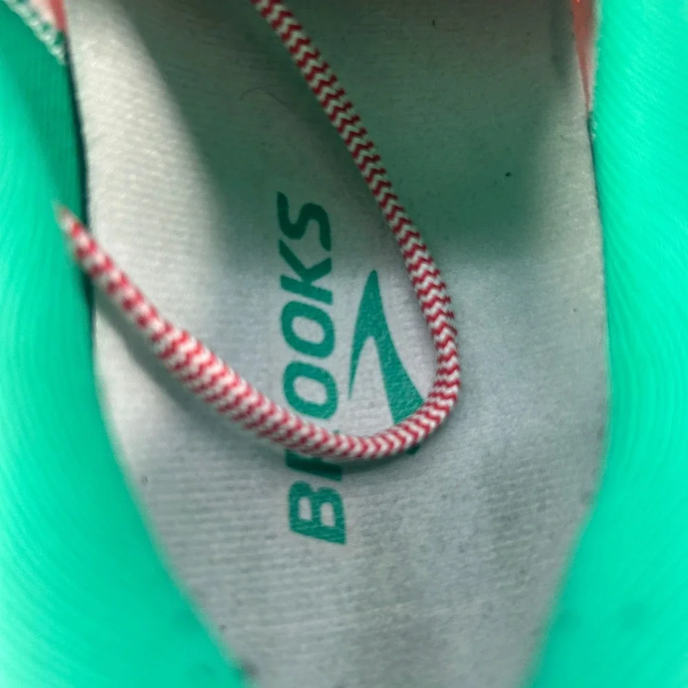 Brooks excellent used